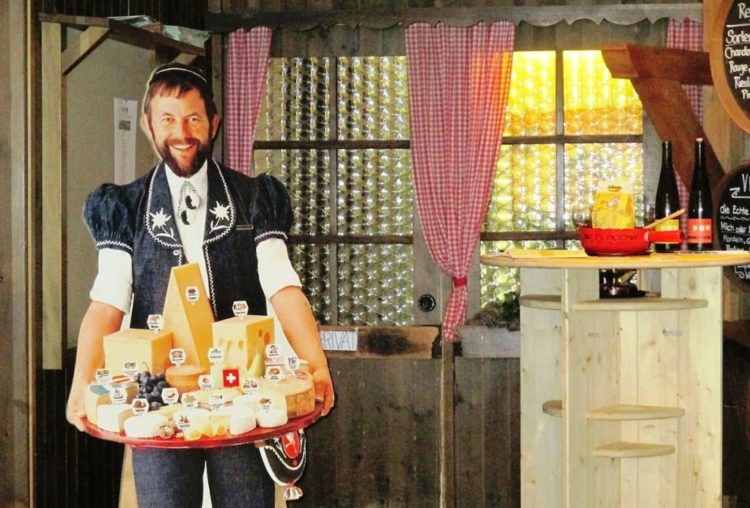 Älplermagronen con salsa alle mele