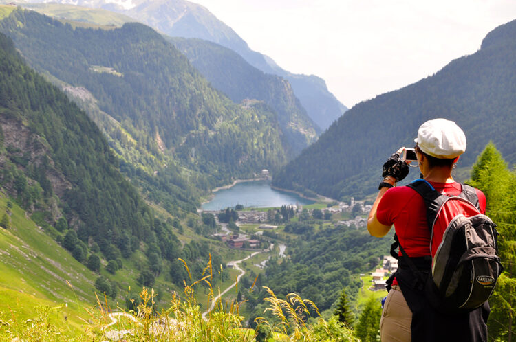 Su e giù per i passi delle Alpi Retiche tra Grigioni e Lombardia