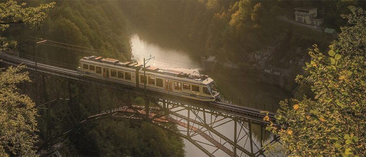 In viaggio sul treno storico da Locarno