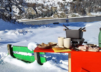 In Canton Grigioni la fonduta si mangia sulla slitta