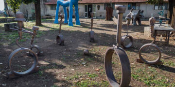 Mostra a Narni: l’omaggio a Daniel Spoerri tra Italia e Svizzera