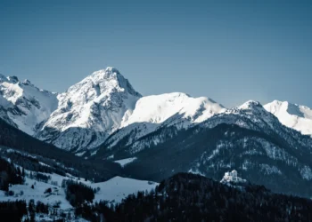 Scuol: dal ghiaccio all’acqua calda per un inizio d’anno unico in Engadina