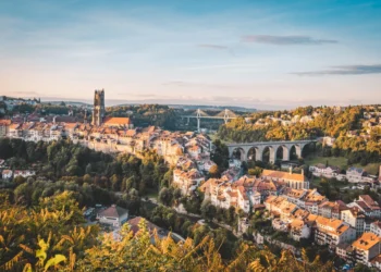 Friburgo diventa la capitale svizzera del formaggio: in gara quasi 1’200 prodotti