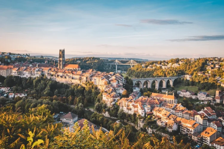 Friburgo diventa la capitale svizzera del formaggio: in gara quasi 1’200 prodotti